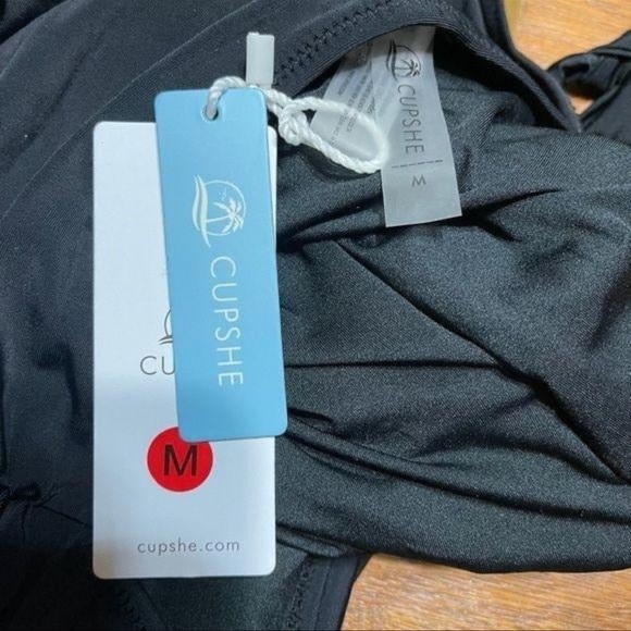 NWT Cupshe Keep Secrets Halter One-piece M - Picture 8 of 10